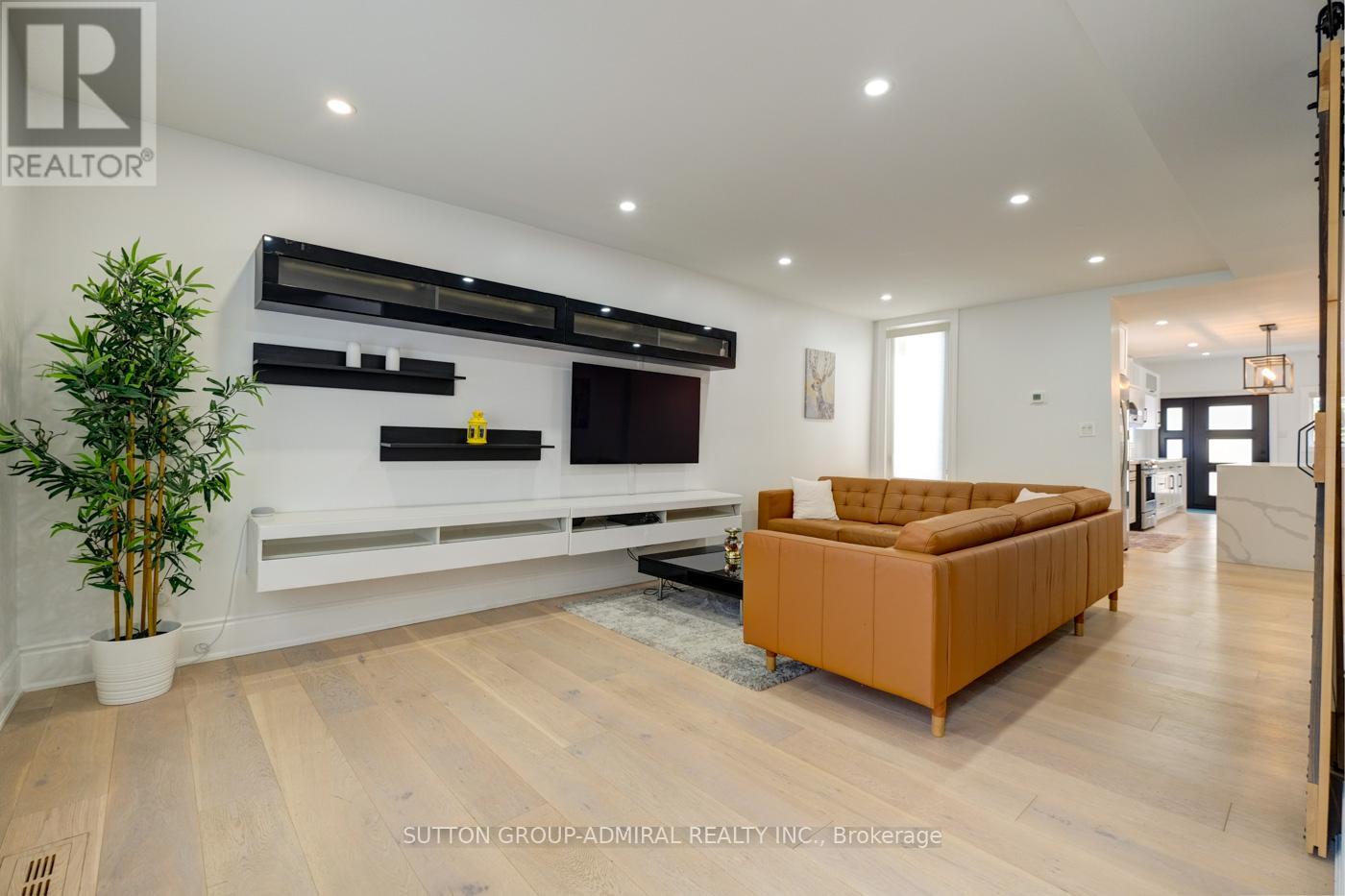 Main & 2nd Floor - 70 Carlaw Avenue, Toronto, Ontario  M4M 2R7 - Photo 2 - E12205950