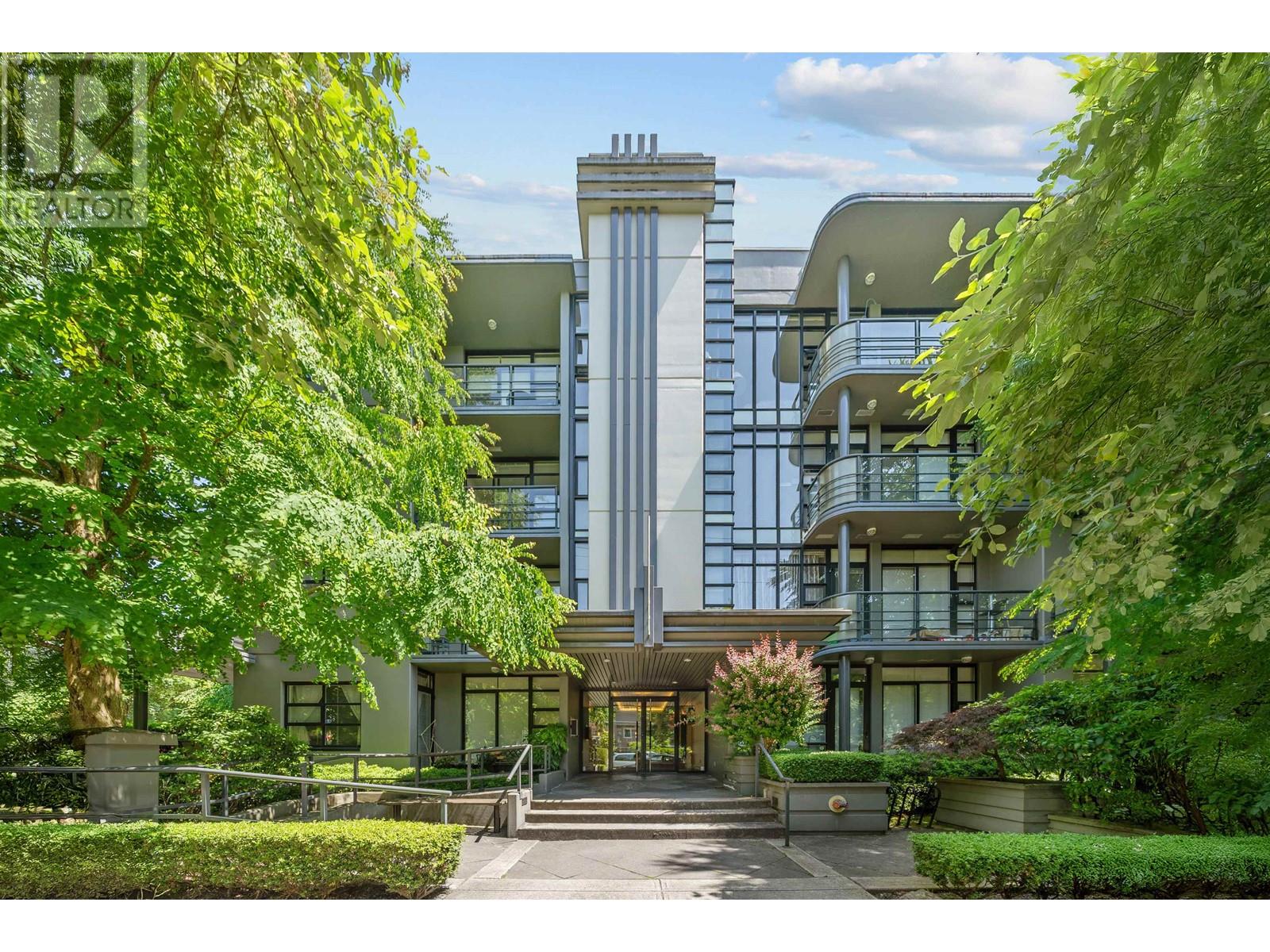402 2828 Yew Street, Vancouver, British Columbia  V6K 4W5 - Photo 1 - R3013036