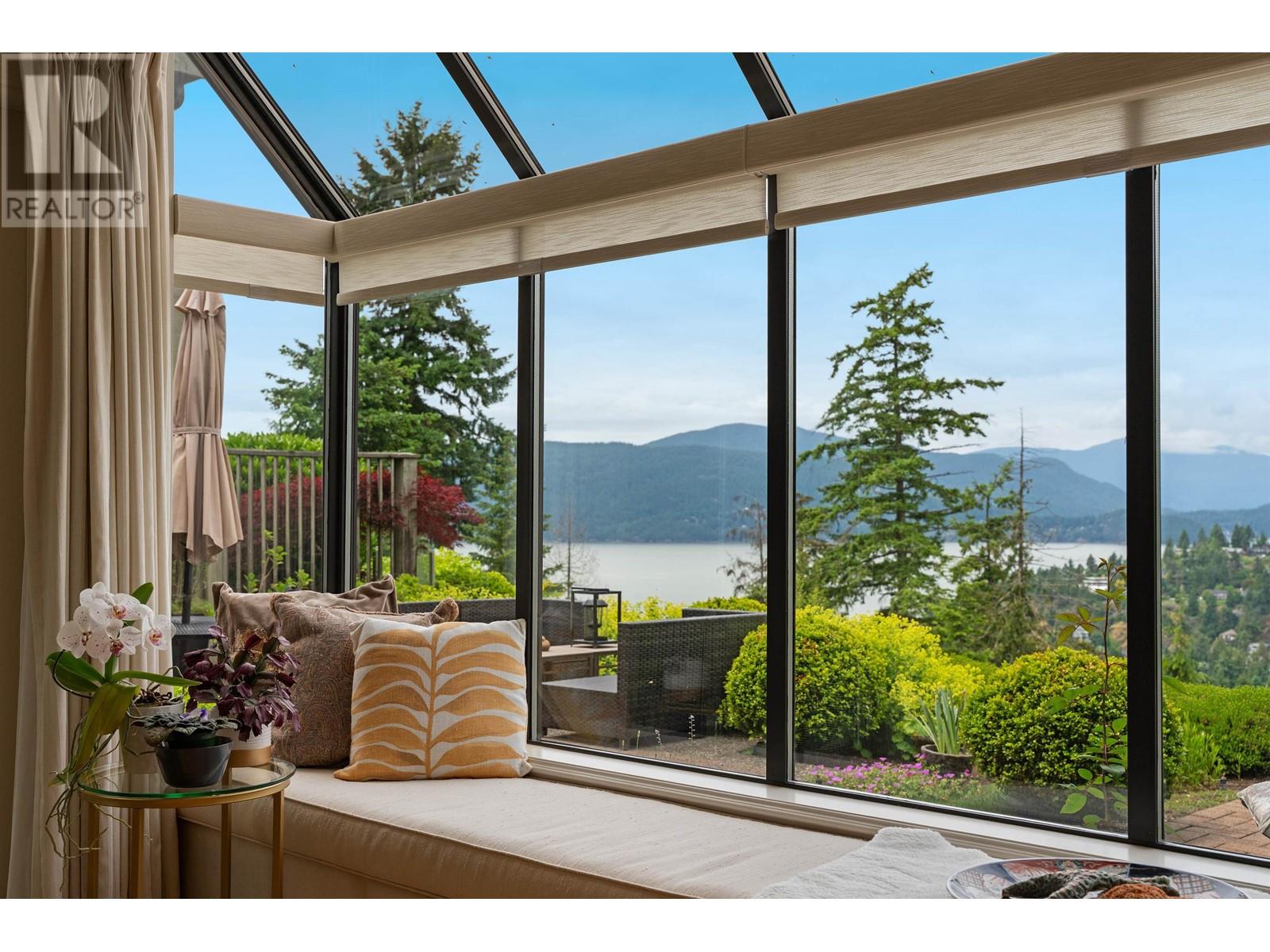 5186 Meadfeild Road, West Vancouver, British Columbia  V7W 3B9 - Photo 1 - R3013072