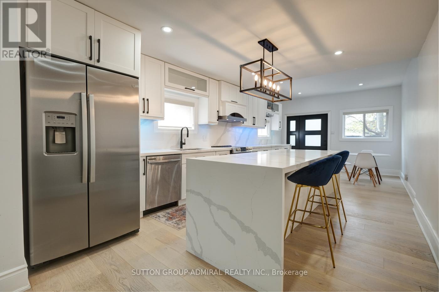 Main & 2nd Floor - 70 Carlaw Avenue, Toronto, Ontario  M4M 2R7 - Photo 7 - E12205950