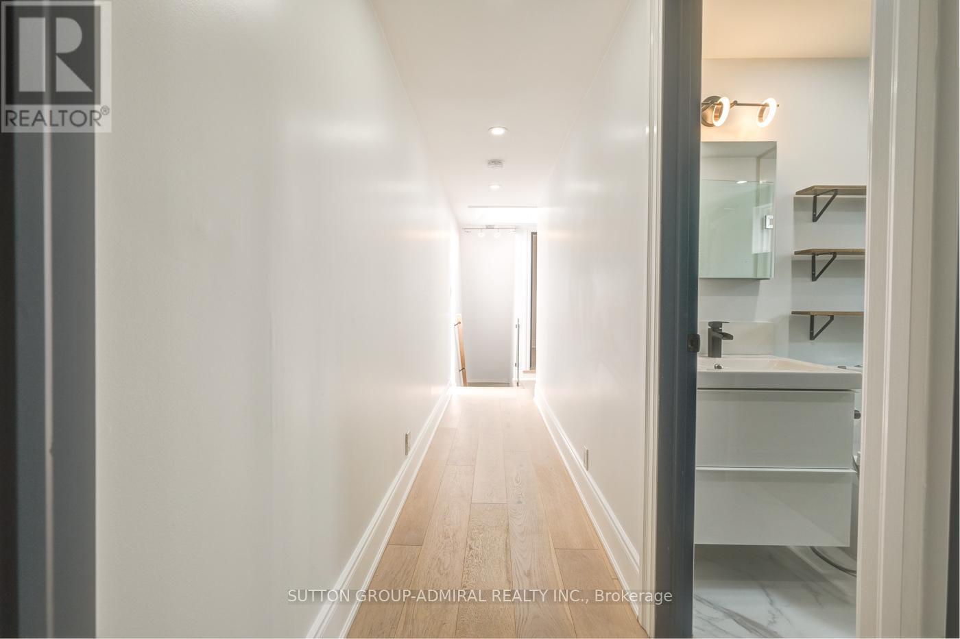 Main & 2nd Floor - 70 Carlaw Avenue, Toronto, Ontario  M4M 2R7 - Photo 19 - E12205950