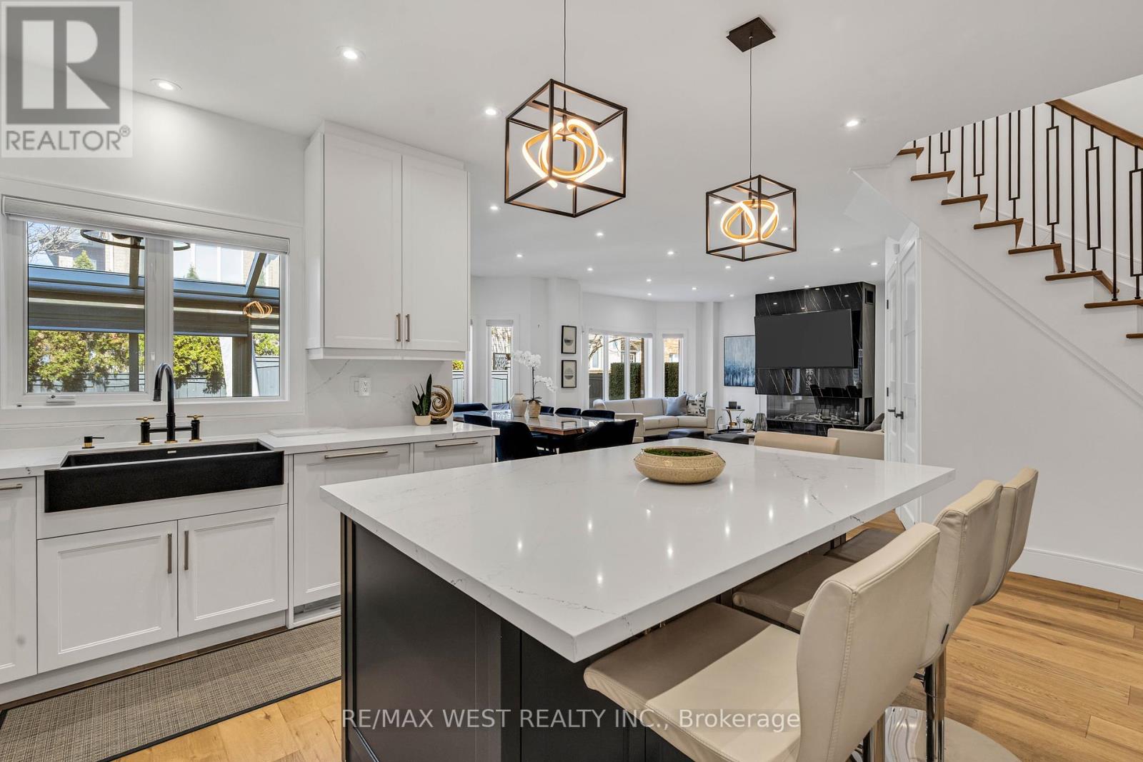 26 Arista Gate, Vaughan, Ontario  L4L 9J1 - Photo 11 - N12206654