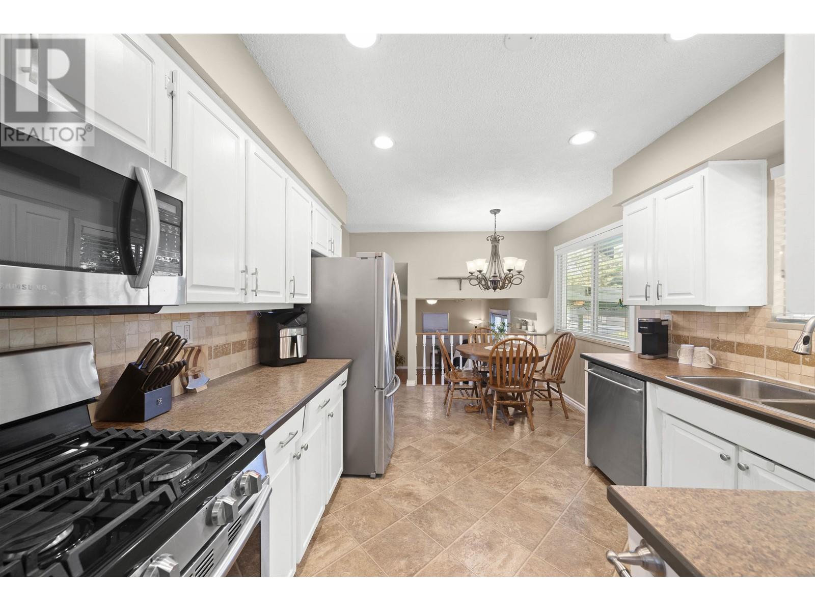 5586 44 AVENUE, Delta, British Columbia