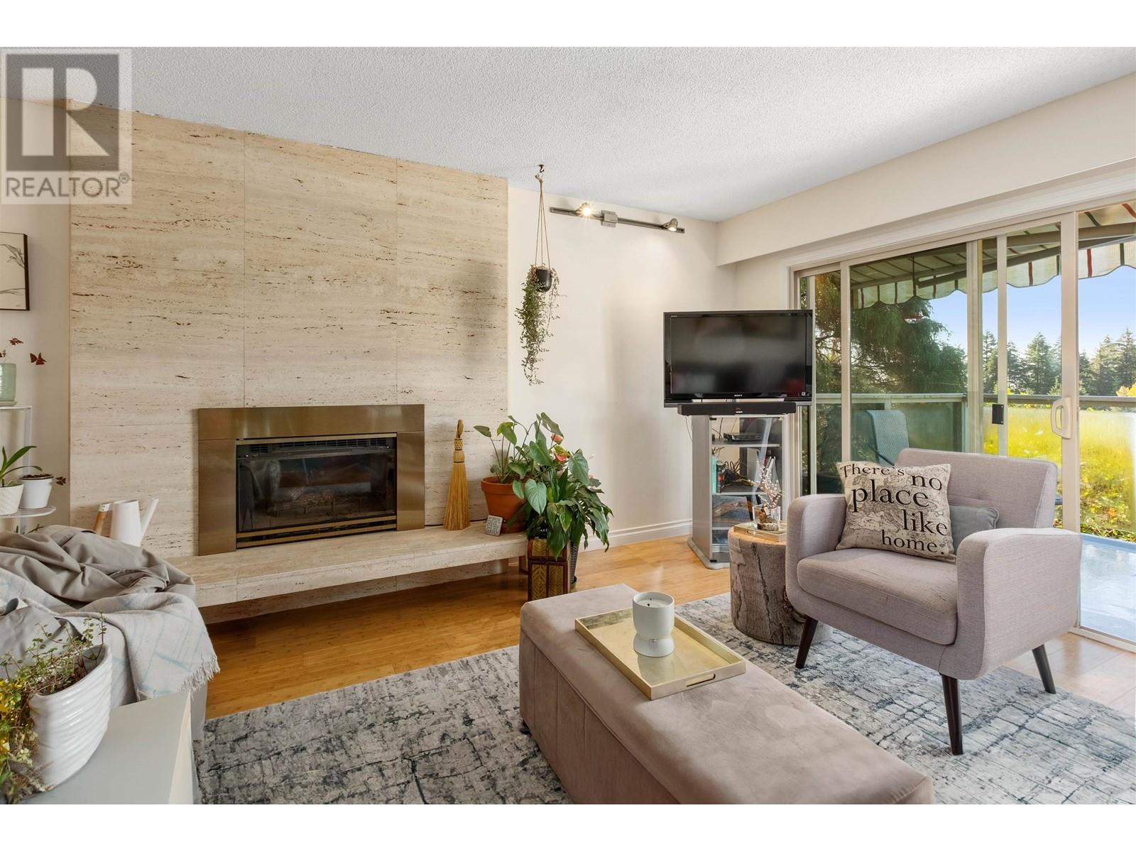 5256 Malaspina Place, North Vancouver, British Columbia  V7R 4M1 - Photo 10 - R3013080