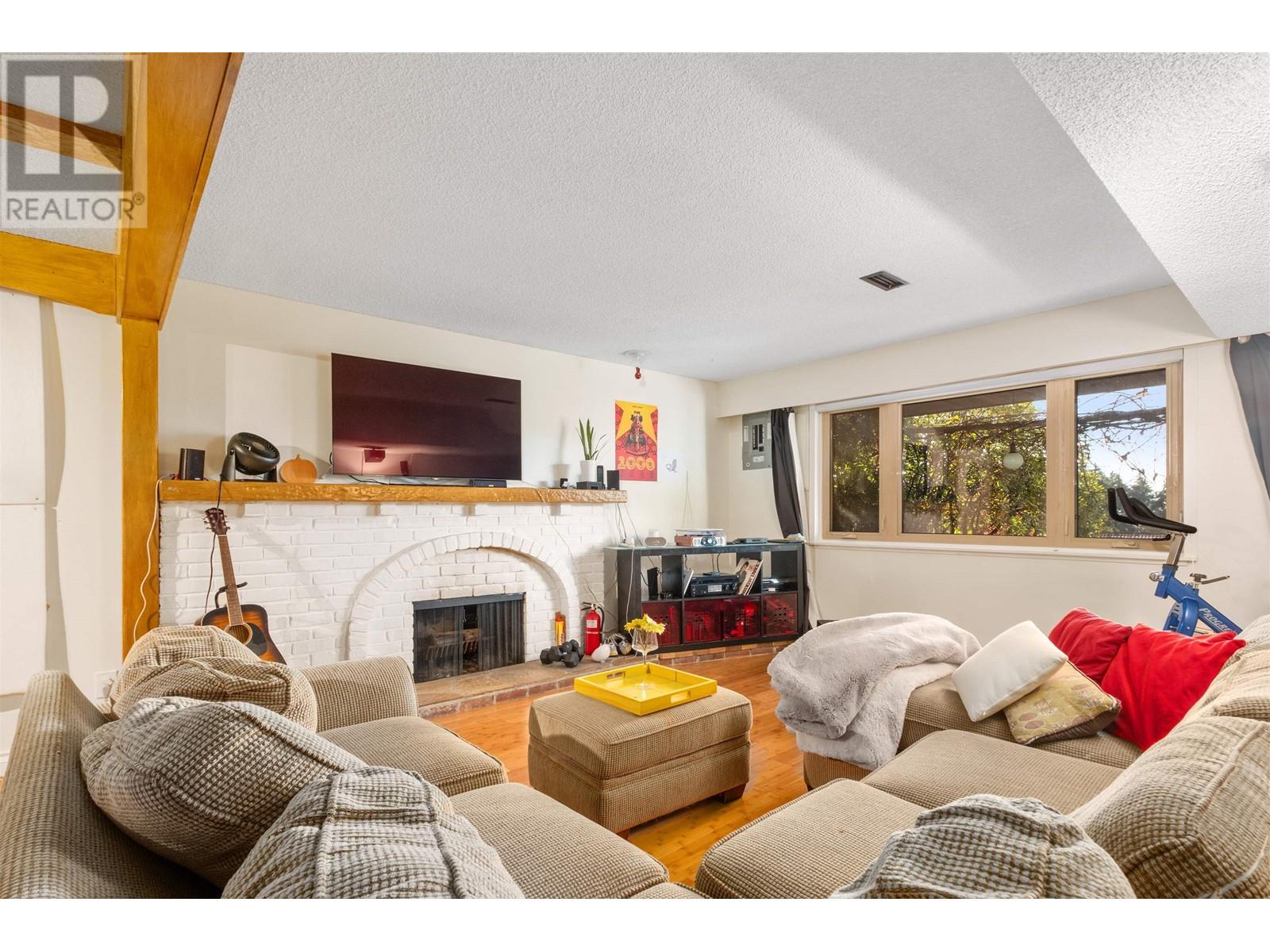 5256 Malaspina Place, North Vancouver, British Columbia  V7R 4M1 - Photo 21 - R3013080