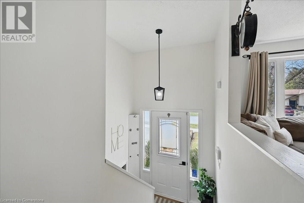 2251 Ingersoll Drive, Burlington, Ontario  L7P 3L1 - Photo 6 - 40737230