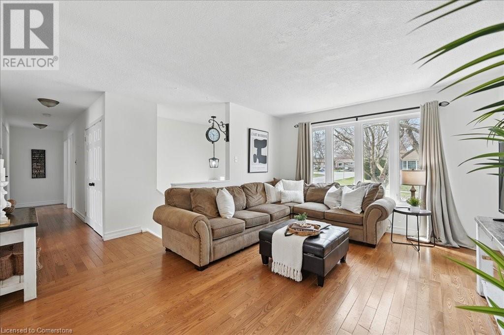 2251 Ingersoll Drive, Burlington, Ontario  L7P 3L1 - Photo 9 - 40737230
