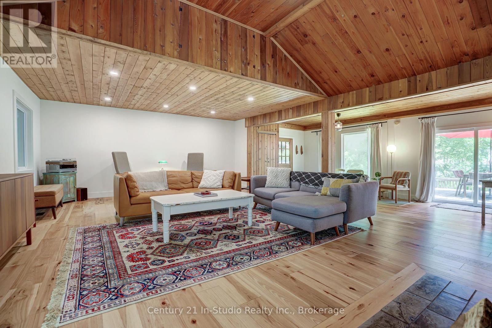 9 13th Avenue, South Bruce Peninsula, Ontario  N0H 2T0 - Photo 14 - X12207867