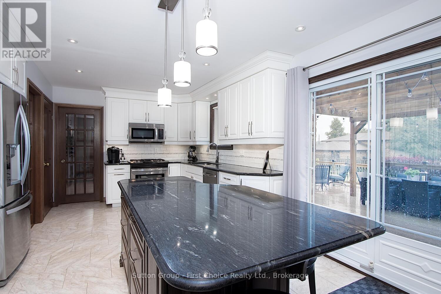 4005 Frederick Street, Perth East, Ontario  N0K 1J0 - Photo 8 - X12207871