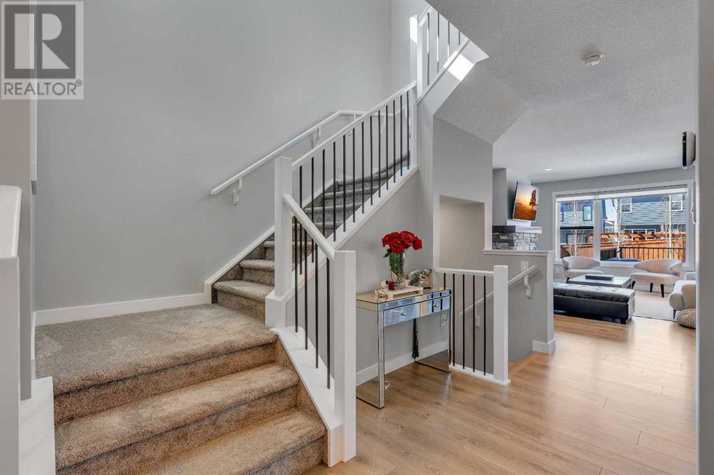 Property at 27 Cranbrook Court SE image 2