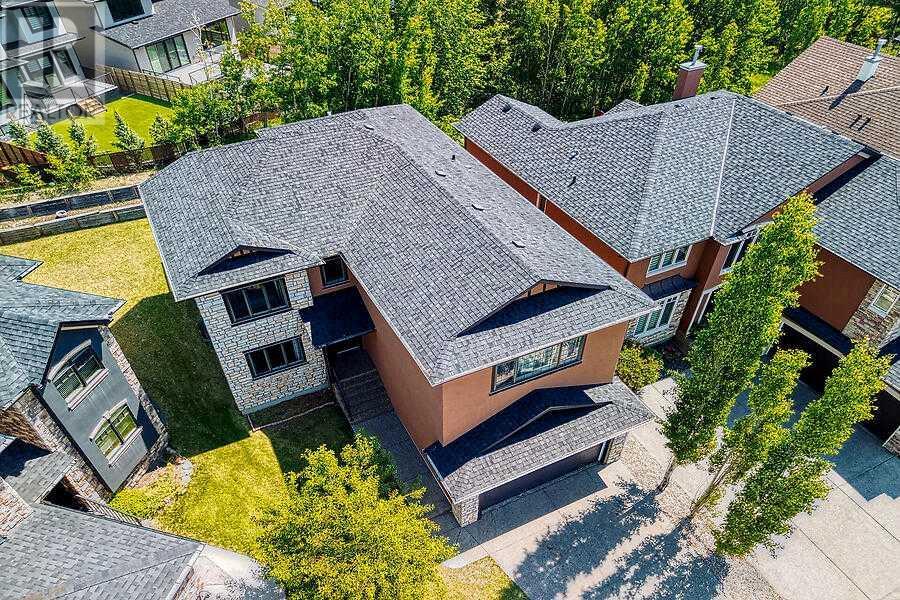 Property at 16 Rockcliff Point NW image 3