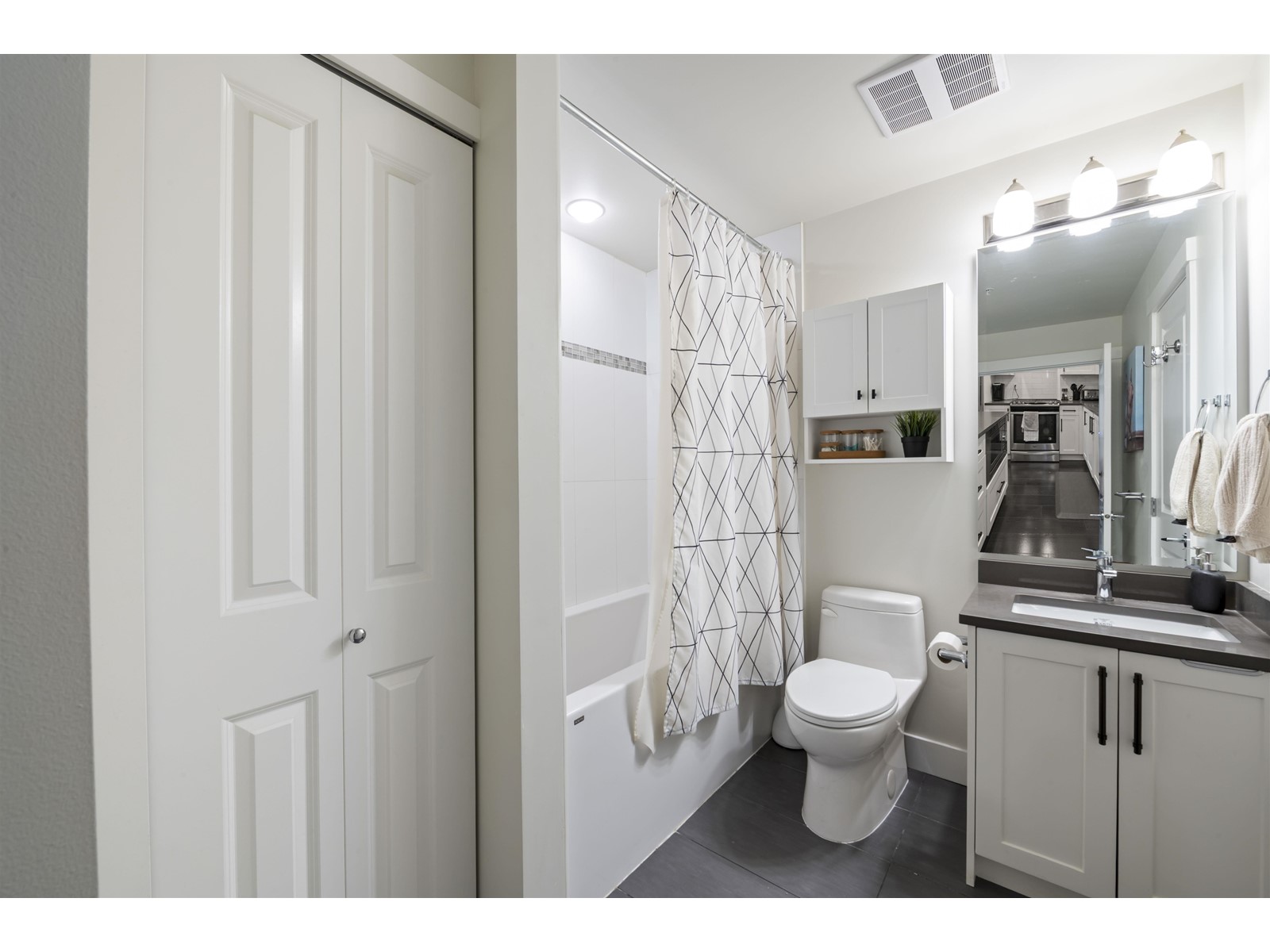 101 16528 24a Avenue, Surrey, British Columbia  V3Z 0P4 - Photo 11 - R3012725
