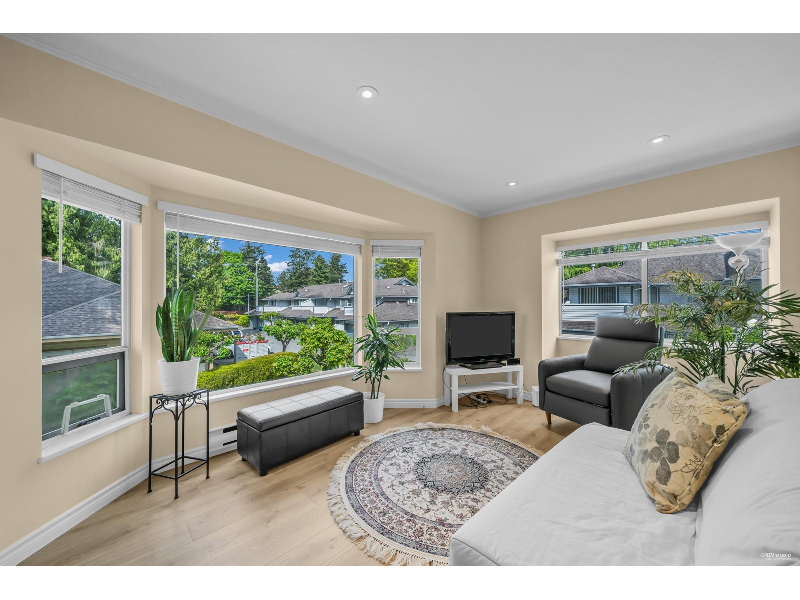 12 9965 151 Street, Surrey, British Columbia  V3R 9N6 - Photo 1 - R3013136