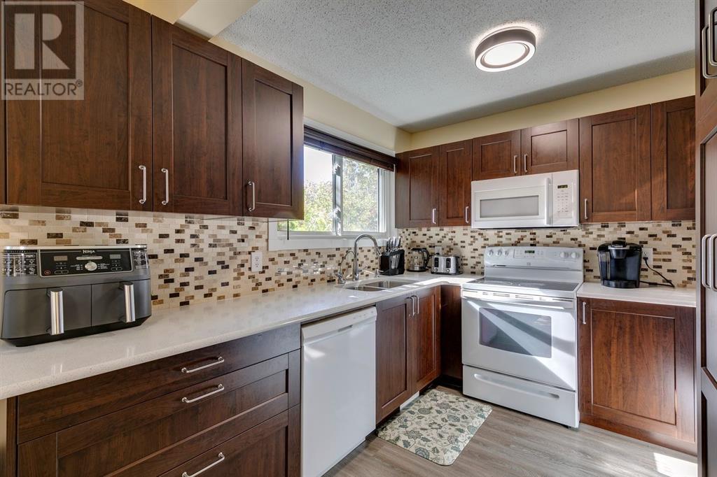 61, 6915 Ranchview Drive Nw, Calgary, Alberta  T3G 1R8 - Photo 2 - A2225208