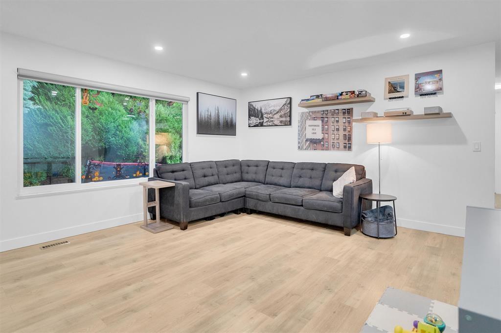 2042 Bowler Drive, Surrey, British Columbia  V4A 6S6 - Photo 5 - R3012451