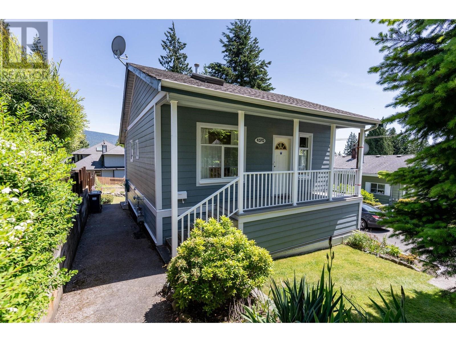 4370 Mountain Highway, North Vancouver, British Columbia  V7K 2K2 - Photo 2 - R3010889