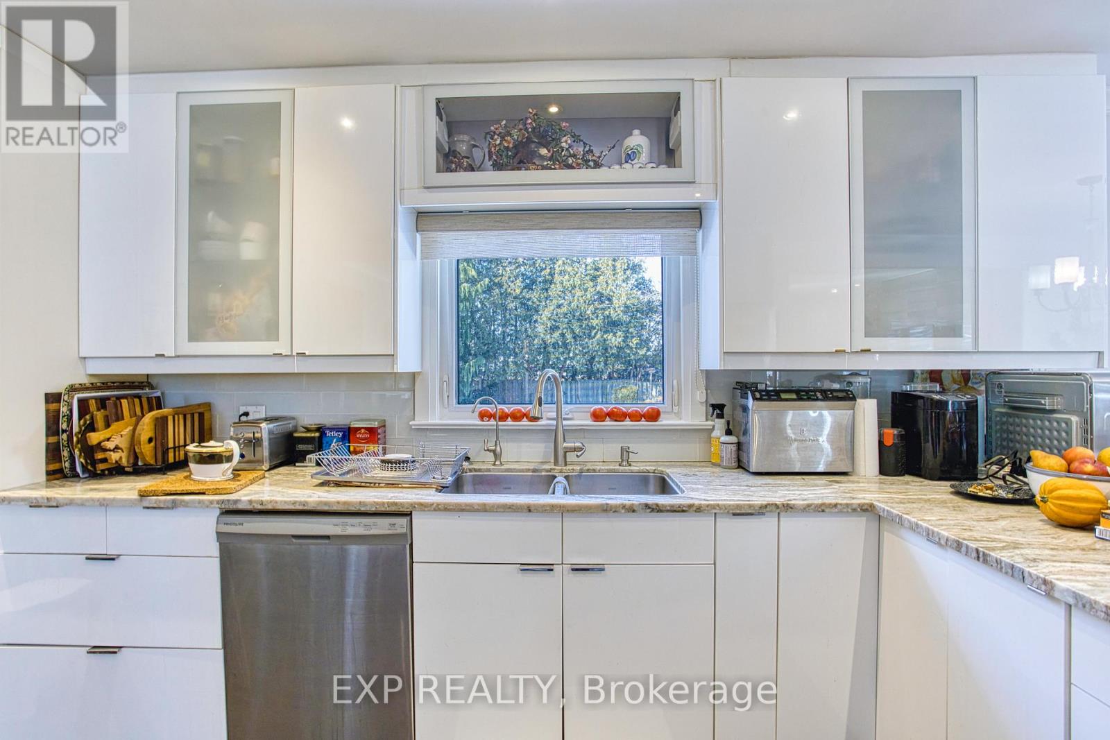 14 George Street, Grimsby (Grimsby West), Ontario  L3M 3Y4 - Photo 8 - X12086825
