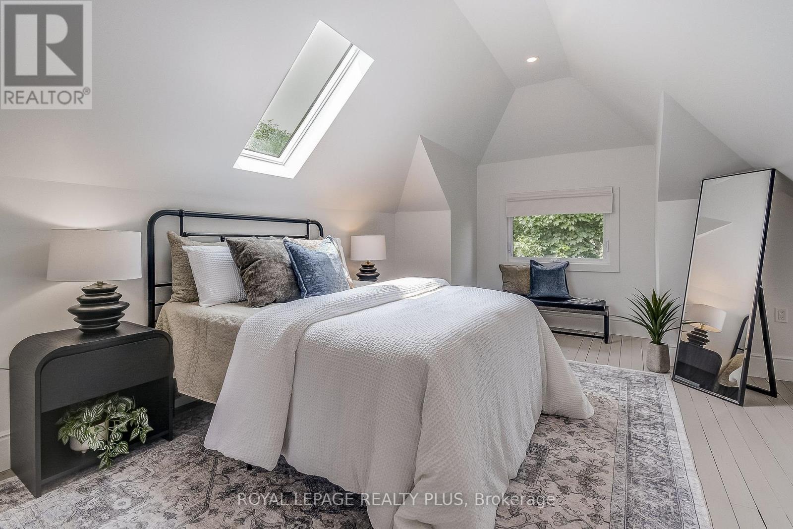 192 Kensington Avenue S, Hamilton, Ontario  L8M 3H7 - Photo 4 - X12207697