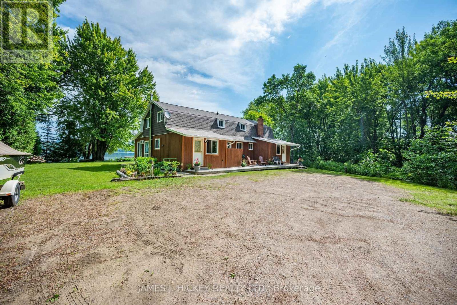 419 Devlin Lane, Laurentian Hills, Ontario  K0J 1P0 - Photo 1 - X12204173