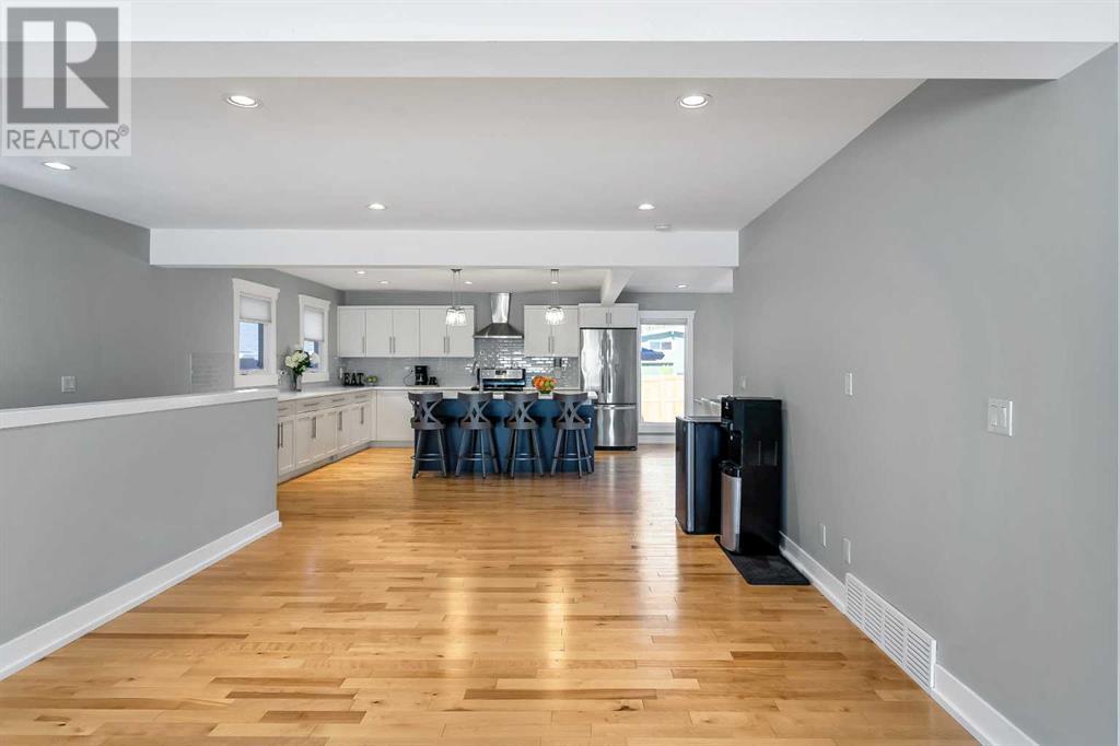 Property at 413 Astoria Crescent SE image 3
