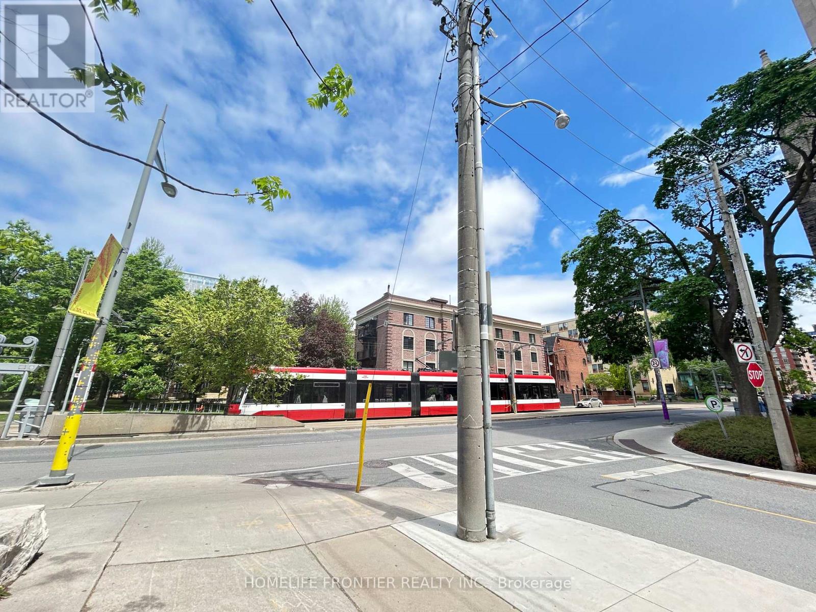 806 - 99 Foxbar Road, Toronto, Ontario  M4V 0B2 - Photo 2 - C12164860