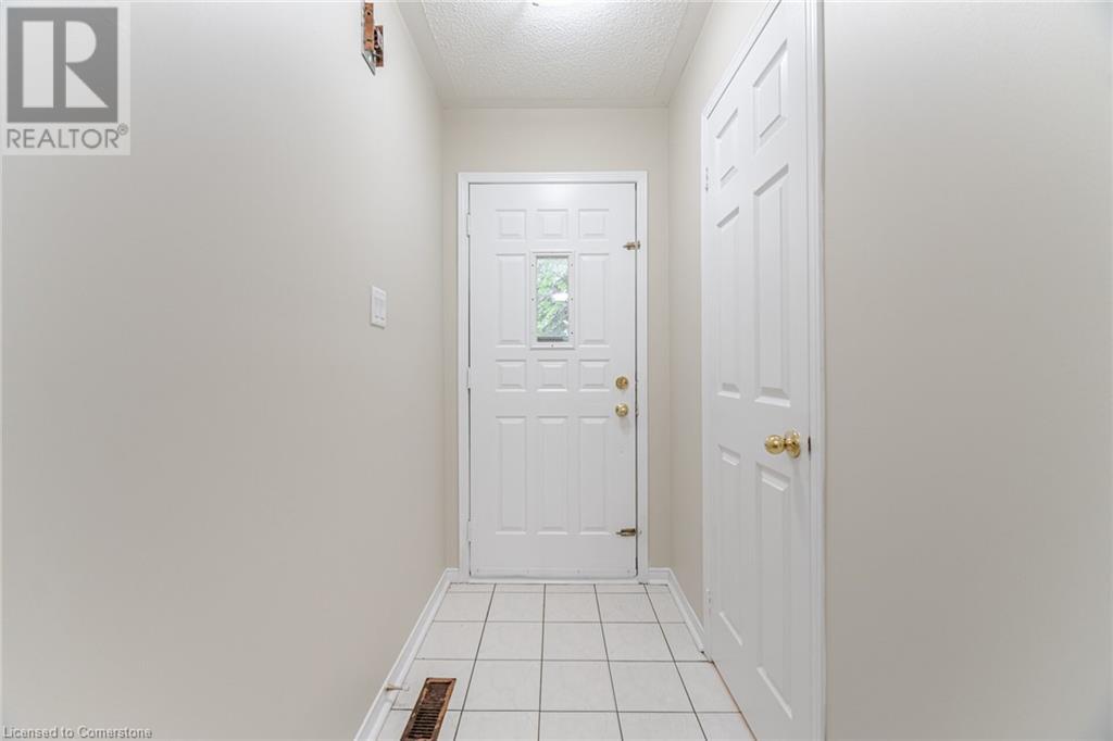 550 Steddick Court Unit# 49, Mississauga, Ontario  L5R 3S8 - Photo 6 - 40739219