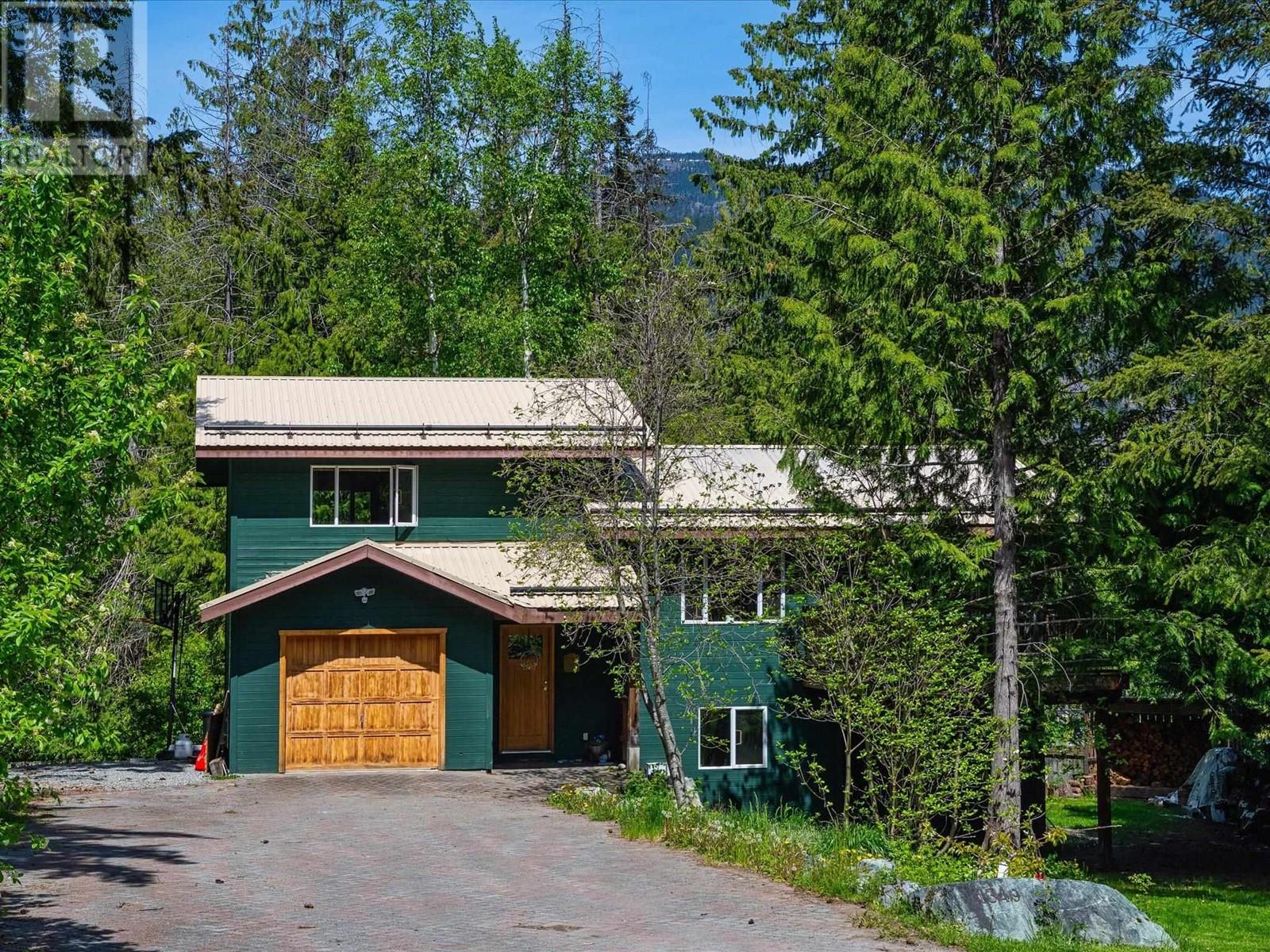 1349 ELMWOOD DRIVE, pemberton, British Columbia