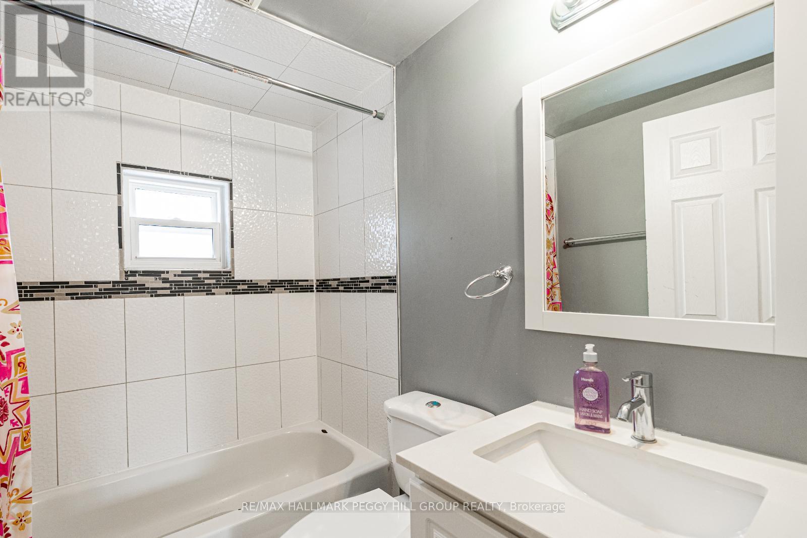 711 Mosley Street, Wasaga Beach, Ontario  L9Z 1Z5 - Photo 12 - S12078126