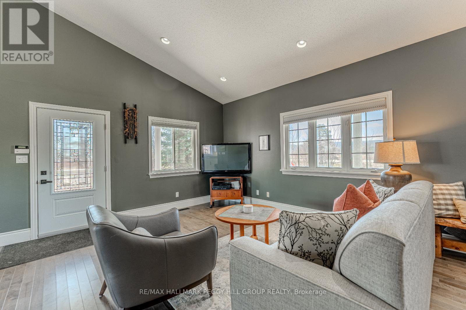 3705 County Road 124, Clearview, Ontario  L0M 1P0 - Photo 8 - S12087051