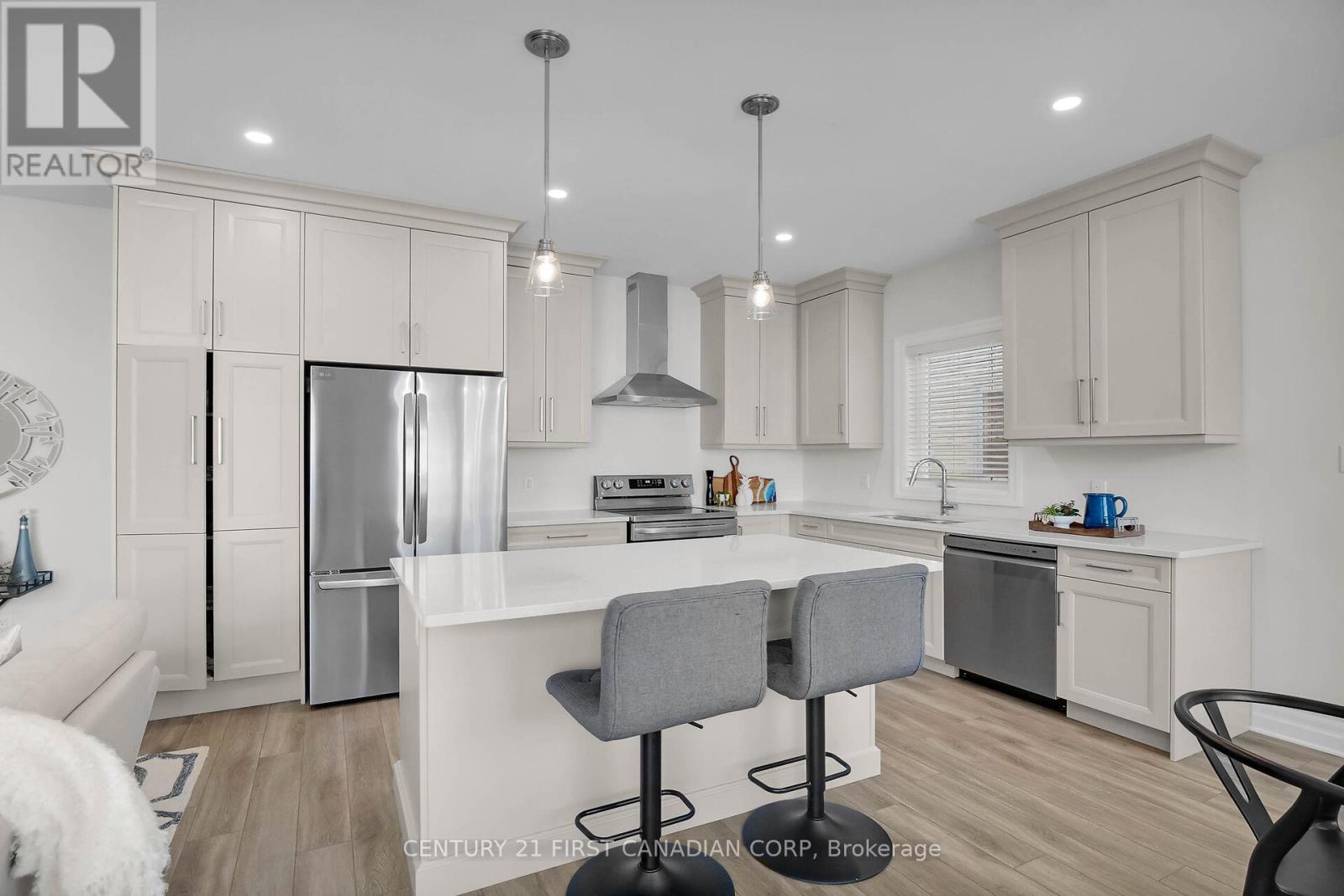403 Breakwater Boulevard, Central Elgin, Ontario  N5L 0B5 - Photo 14 - X12173868
