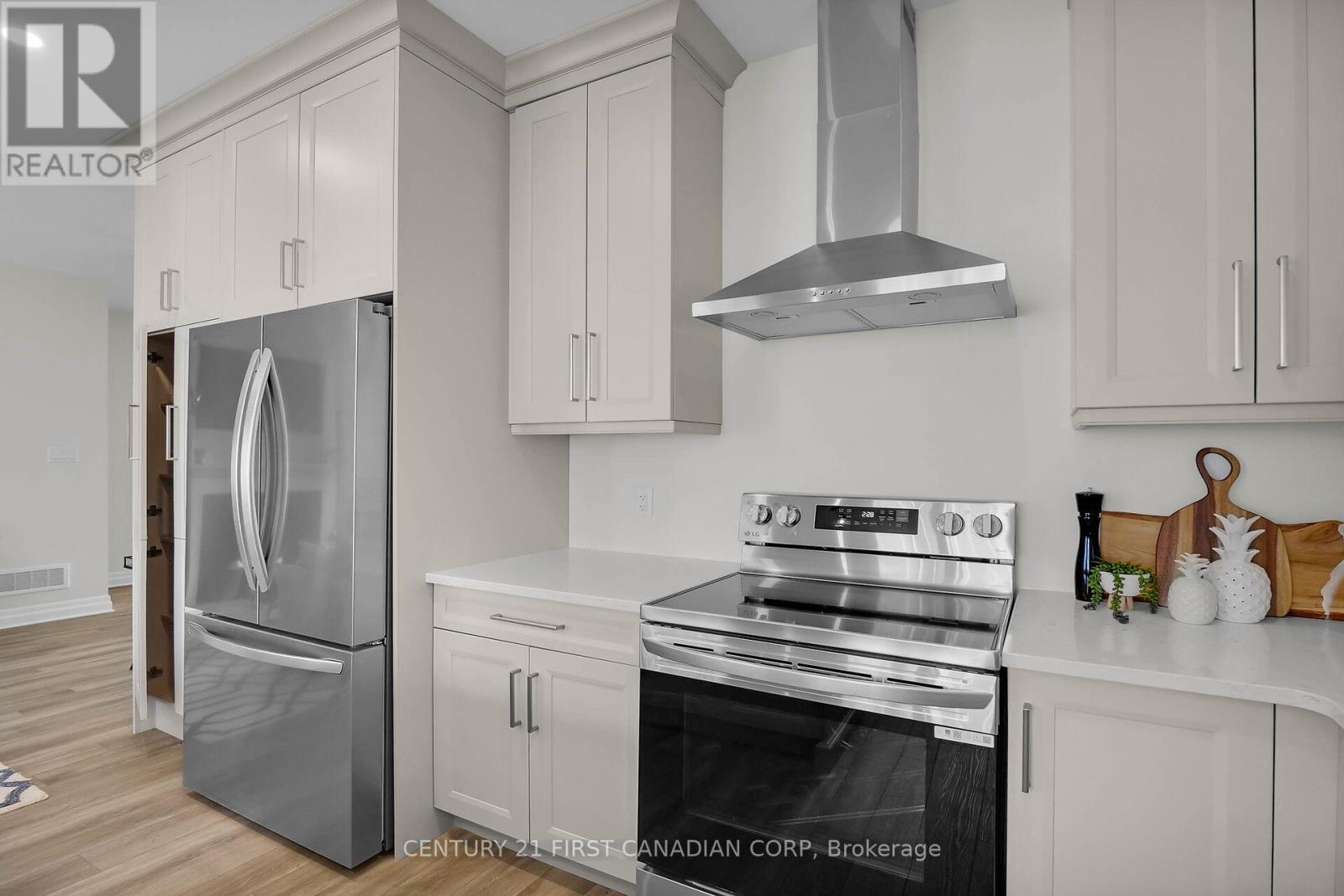 403 Breakwater Boulevard, Central Elgin, Ontario  N5L 0B5 - Photo 16 - X12173868
