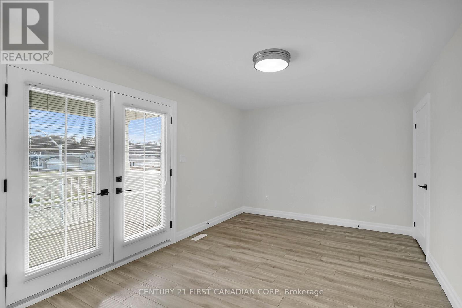 403 Breakwater Boulevard, Central Elgin, Ontario  N5L 0B5 - Photo 24 - X12173868