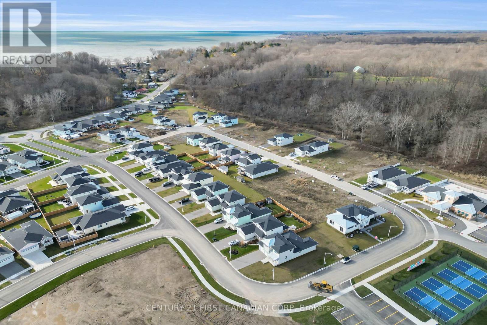 403 Breakwater Boulevard, Central Elgin, Ontario  N5L 0B5 - Photo 3 - X12173868