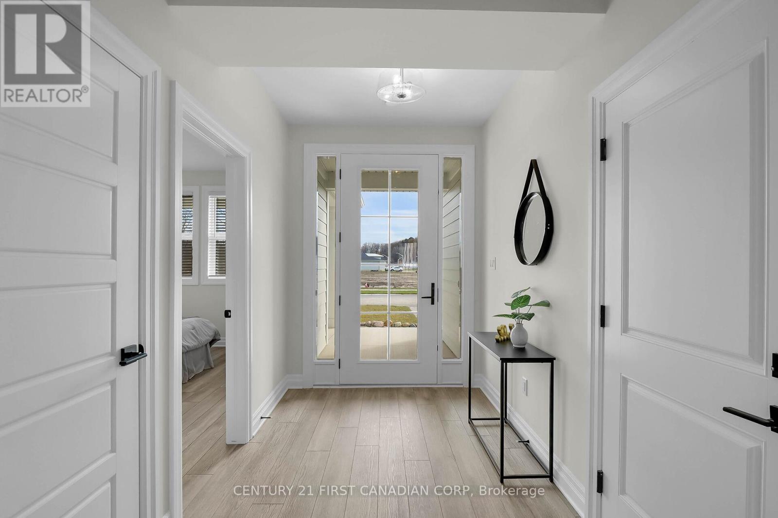 403 Breakwater Boulevard, Central Elgin, Ontario  N5L 0B5 - Photo 6 - X12173868