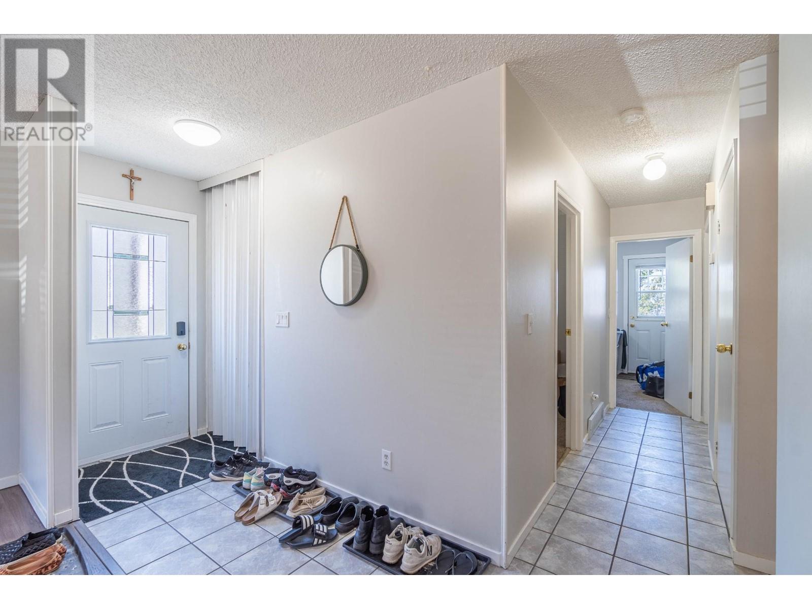 416 Waddington Drive, Kamloops, British Columbia  V2E 1M5 - Photo 6 - 10351440