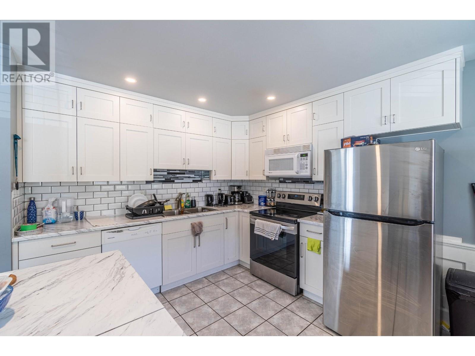 416 Waddington Drive, Kamloops, British Columbia  V2E 1M5 - Photo 8 - 10351440