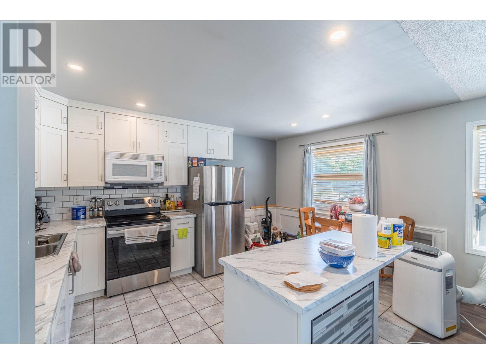 416 Waddington Drive, Kamloops, British Columbia  V2E 1M5 - Photo 9 - 10351440