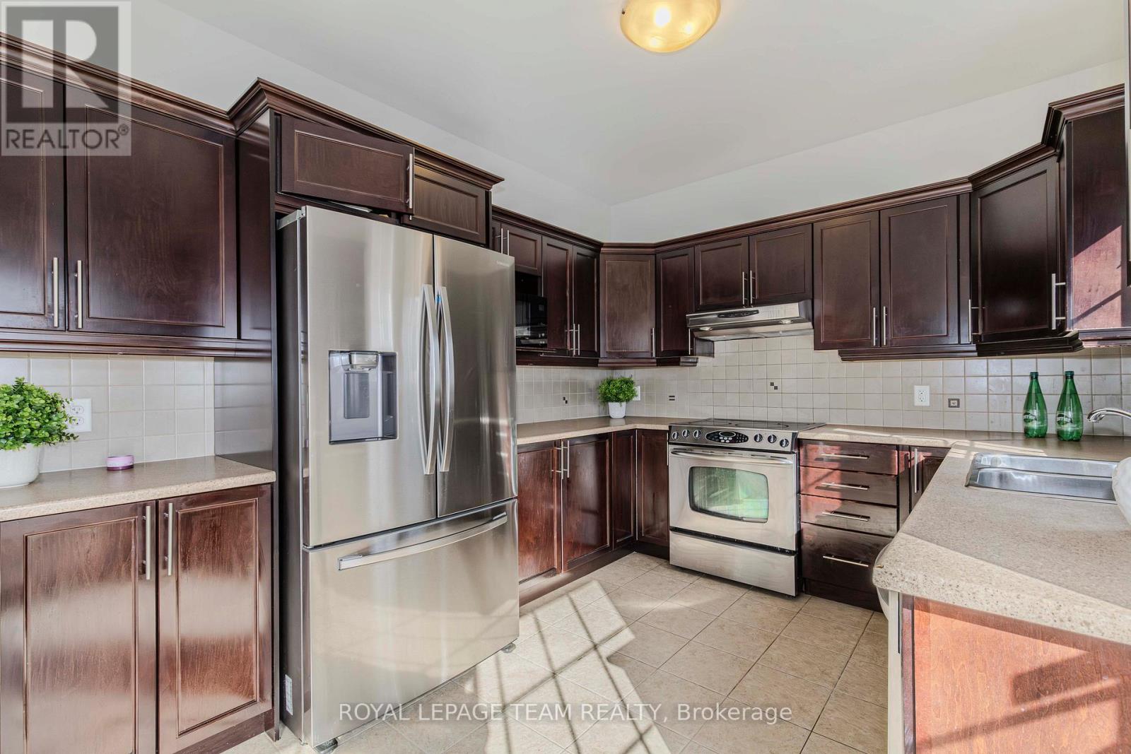 474 West Ridge Drive, Ottawa, Ontario  K2S 0L1 - Photo 10 - X12073511