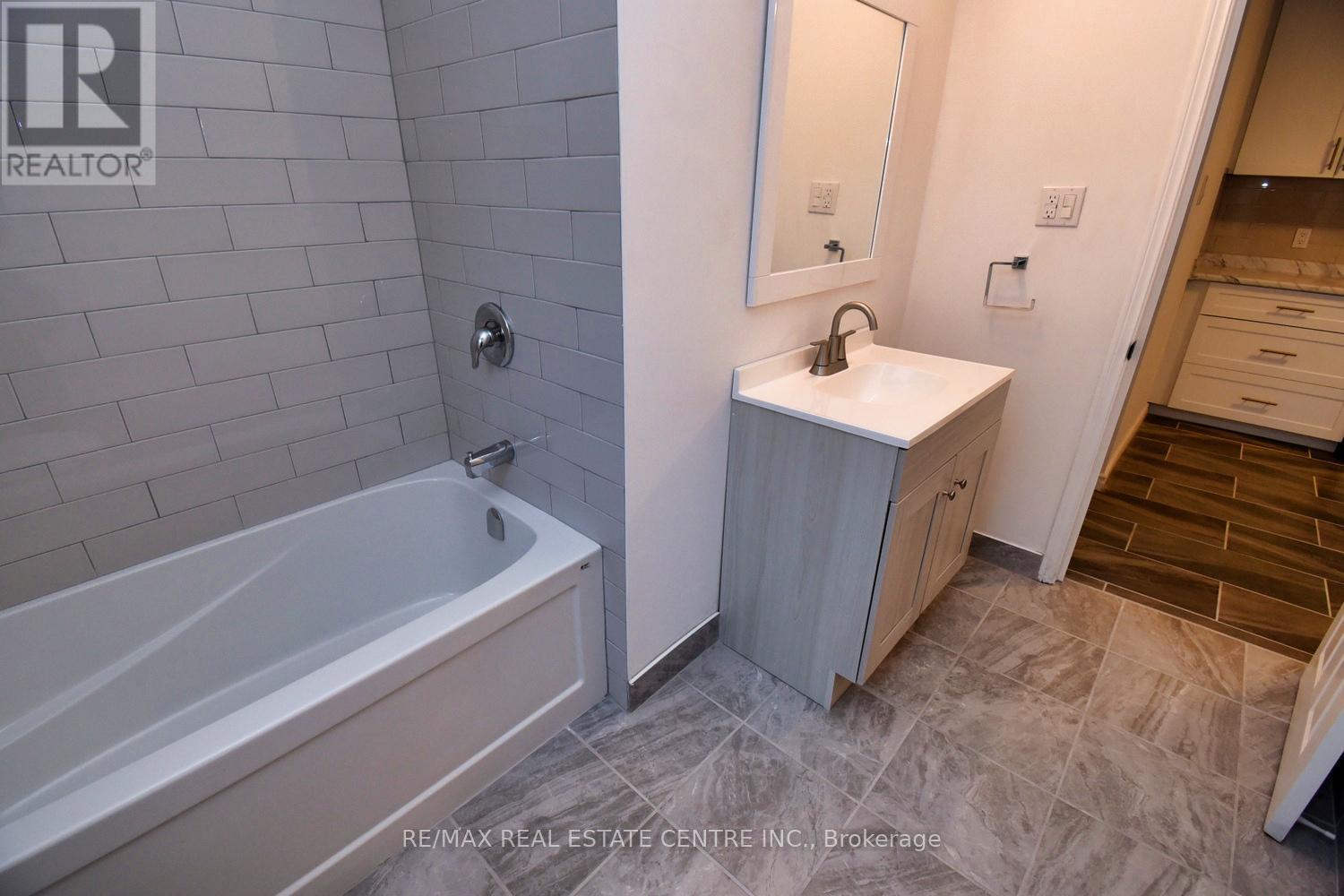 14 Graham Avenue S, Hamilton, Ontario  L8K 2L8 - Photo 17 - X12018357