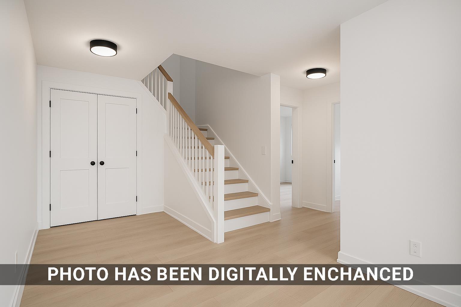 16097 10 Avenue, Surrey, British Columbia  V4A 1A7 - Photo 3 - R3008130