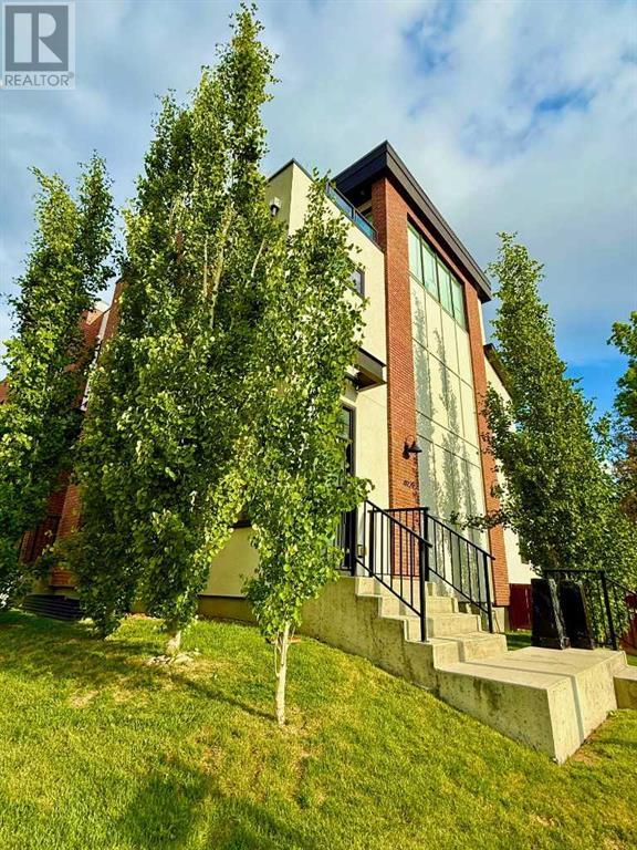 Property at 4929 20 Street SW image 3