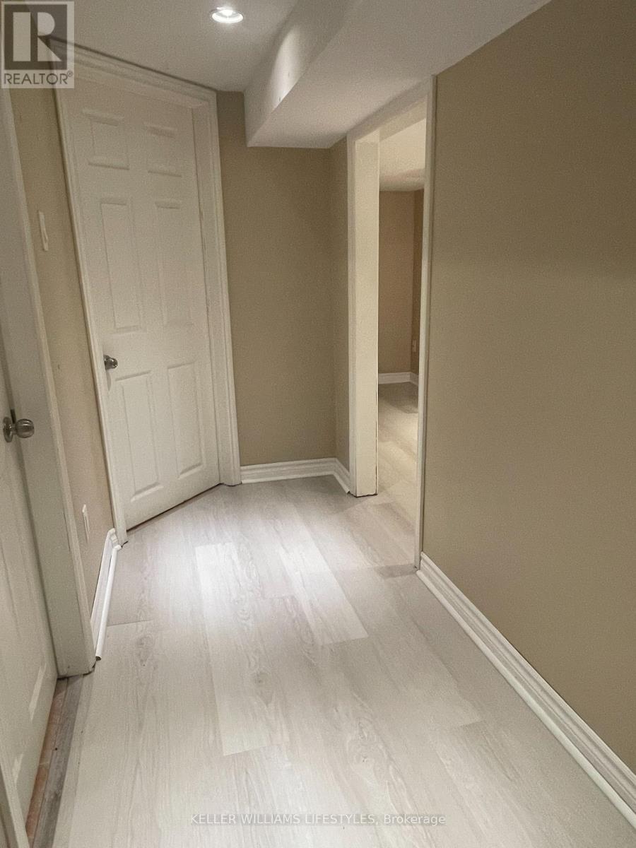 678 Oxford Street E, London East, Ontario  N5Y 3J5 - Photo 3 - X12208020
