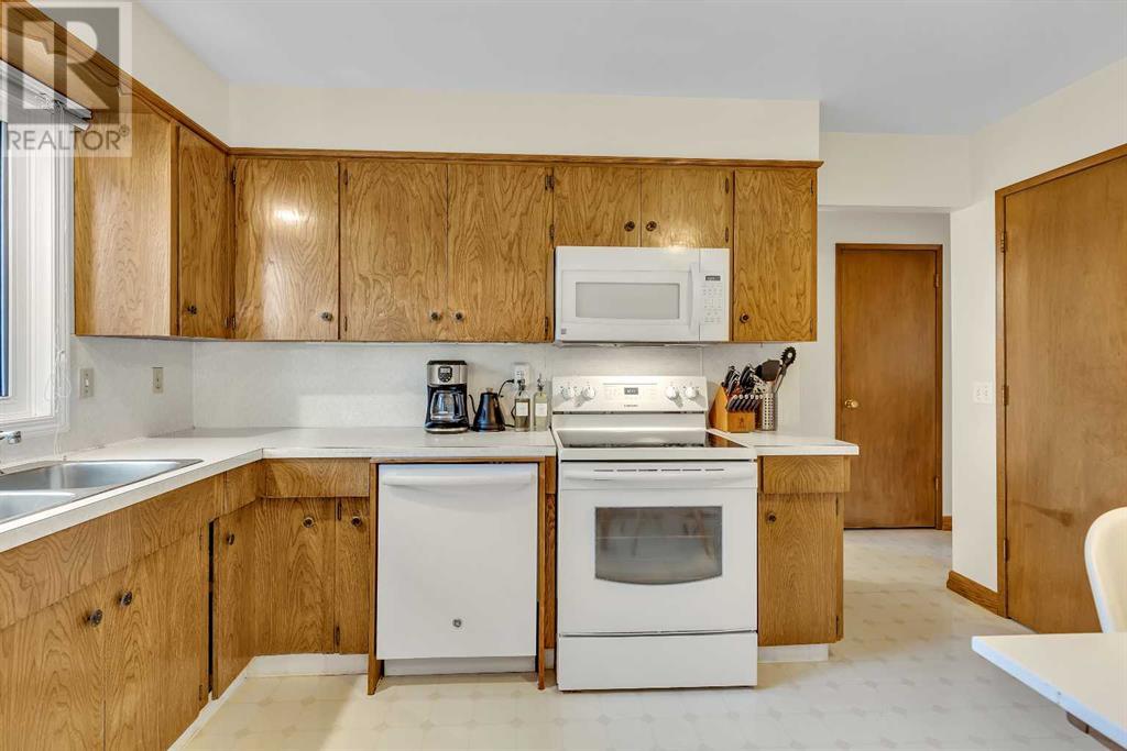 5654 Brenner Crescent Nw, Calgary, Alberta  T2L 1Z4 - Photo 9 - A2228887