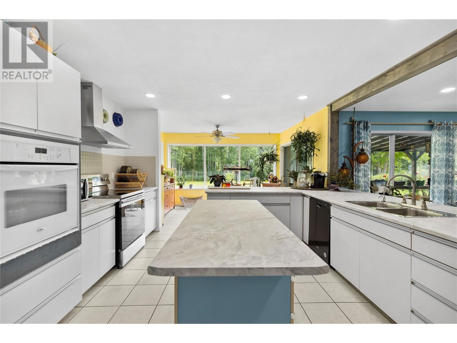 3056 Harmon Road, Clearwater, British Columbia  V0E 3A0 - Photo 9 - 181506
