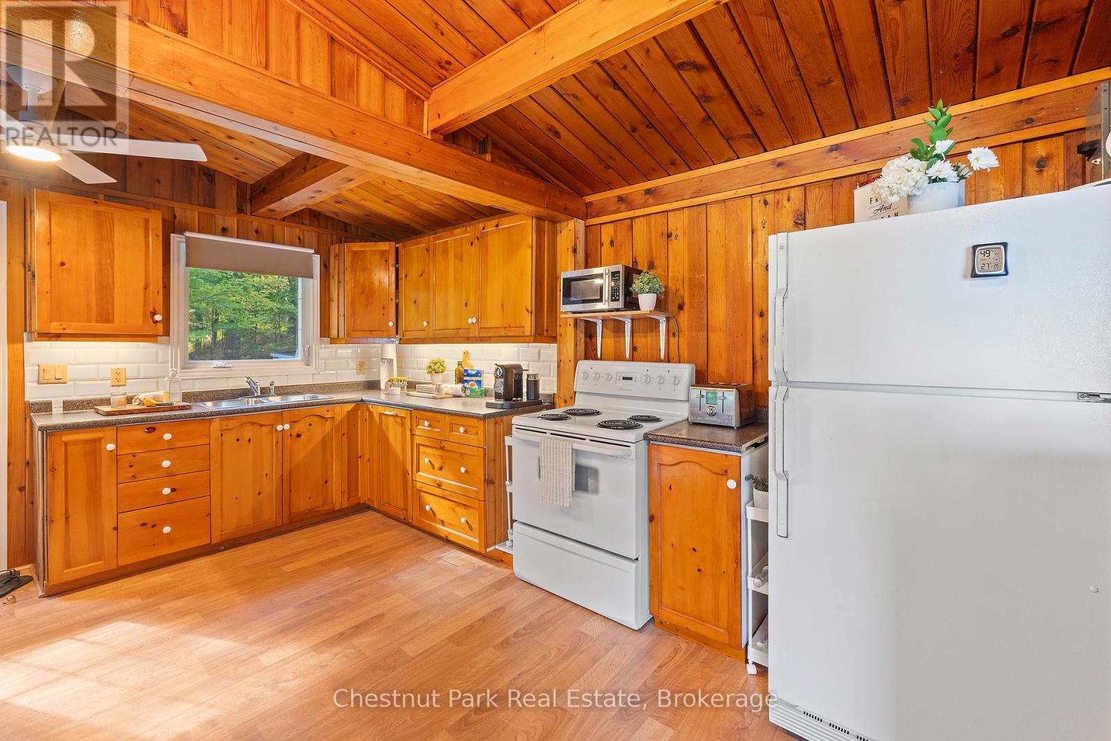 1025 Scout Trail, Muskoka Lakes, Ontario  P0B 1J0 - Photo 13 - X12085512