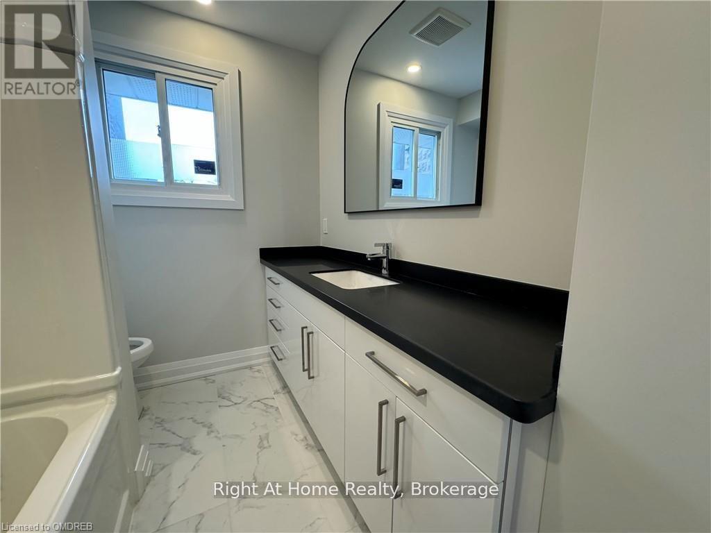 44 Main Street S, Halton Hills, Ontario  L7G 3G4 - Photo 11 - W12208007