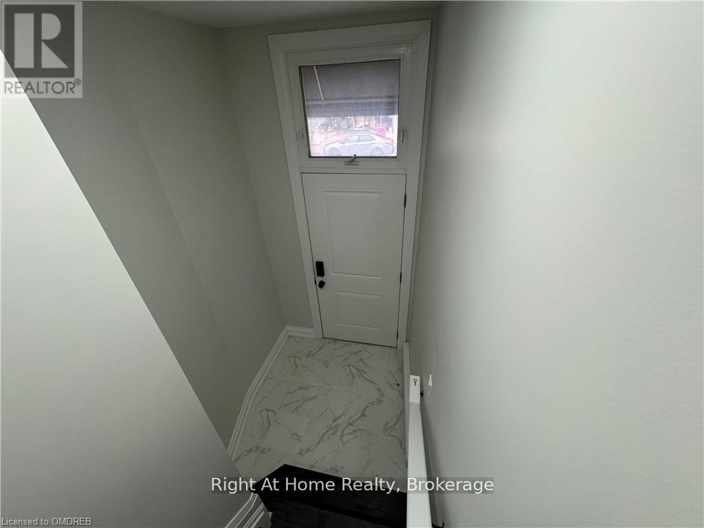 44 Main Street S, Halton Hills, Ontario  L7G 3G4 - Photo 17 - W12208007
