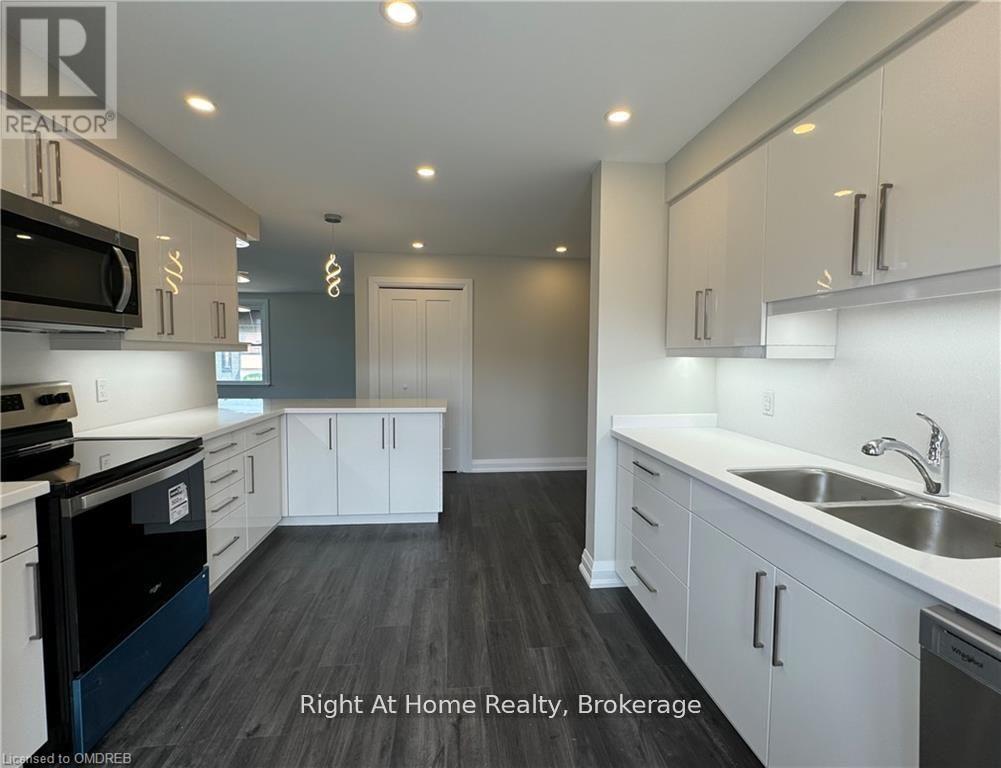 44 Main Street S, Halton Hills, Ontario  L7G 3G4 - Photo 5 - W12208007