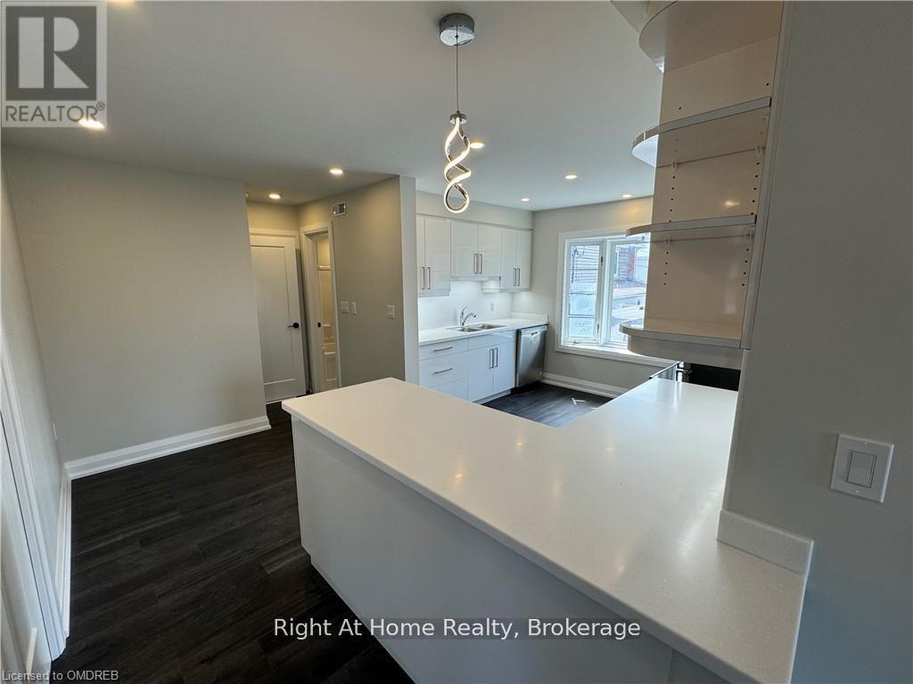 44 Main Street S, Halton Hills, Ontario  L7G 3G4 - Photo 6 - W12208007