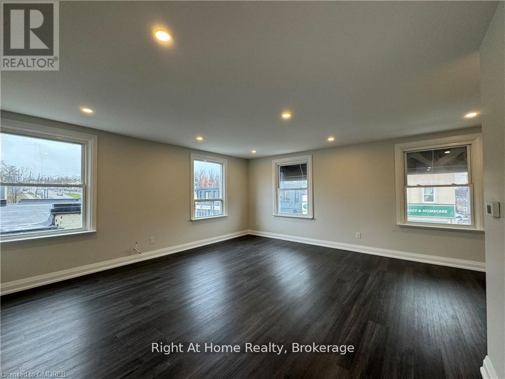 44 Main Street S, Halton Hills, Ontario  L7G 3G4 - Photo 8 - W12208007
